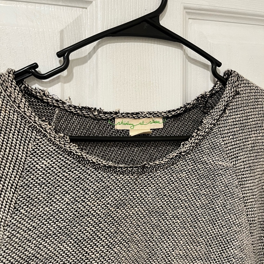 Embroidered Sweater✨ - Picture 4 of 10
